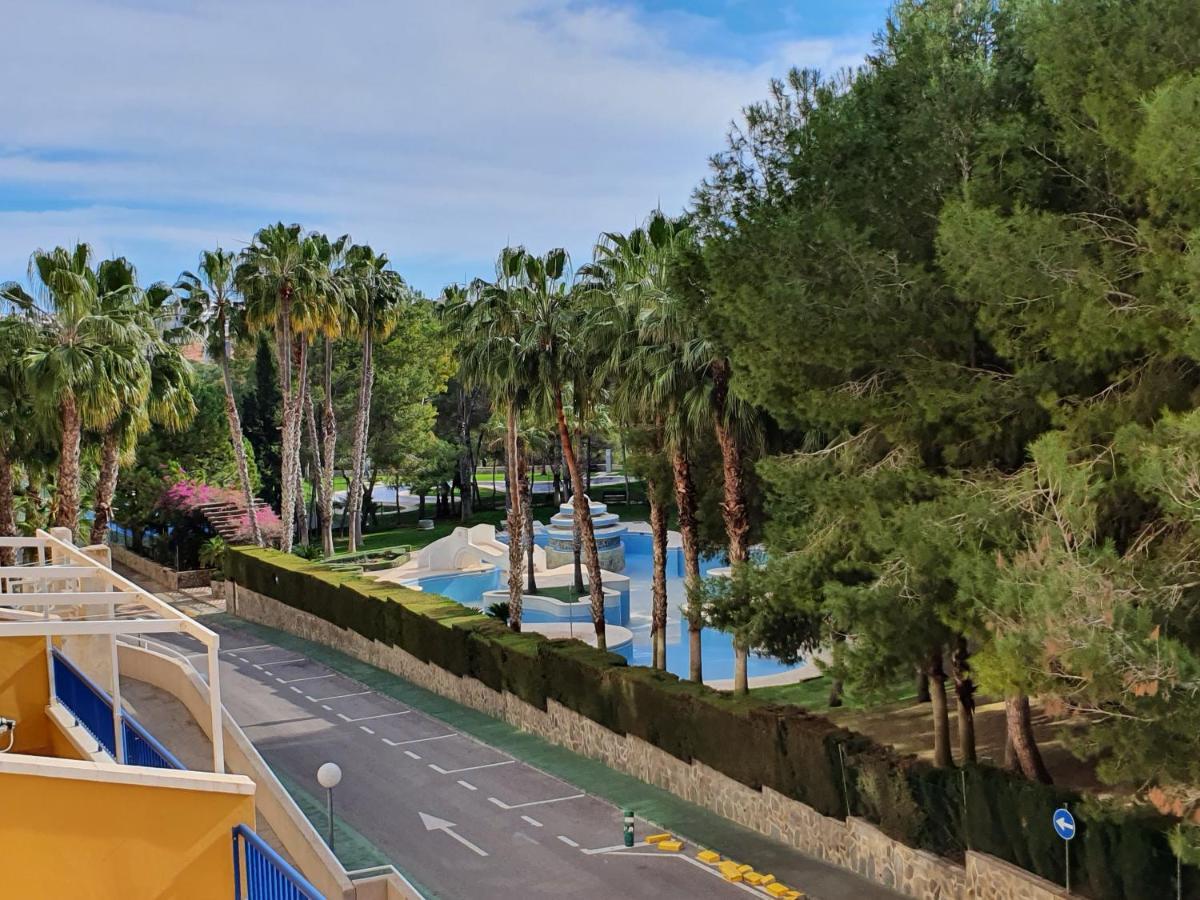 Apartment In Campoamor Overlooking The Swimming Pool מראה חיצוני תמונה