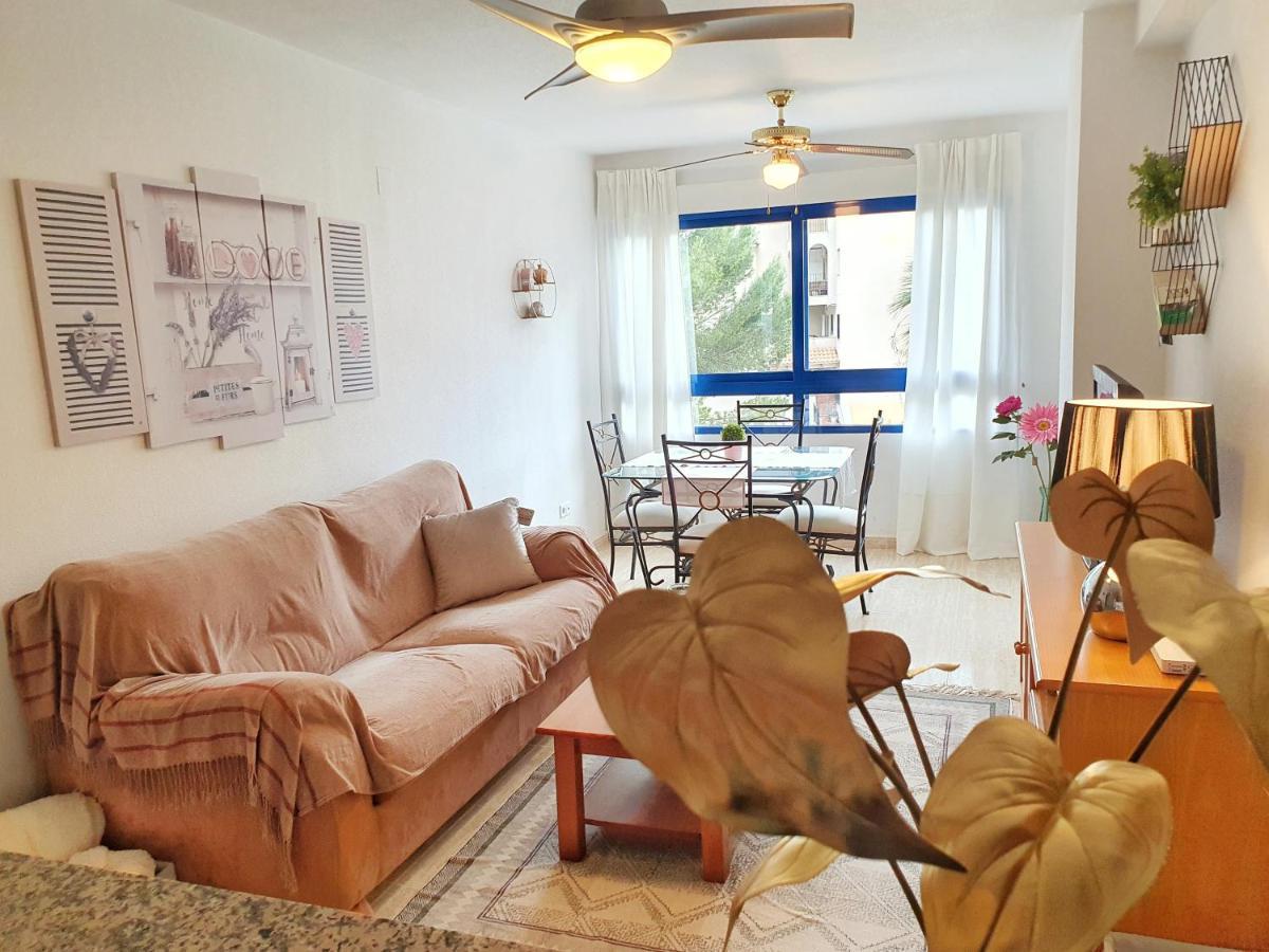 Apartment In Campoamor Overlooking The Swimming Pool מראה חיצוני תמונה