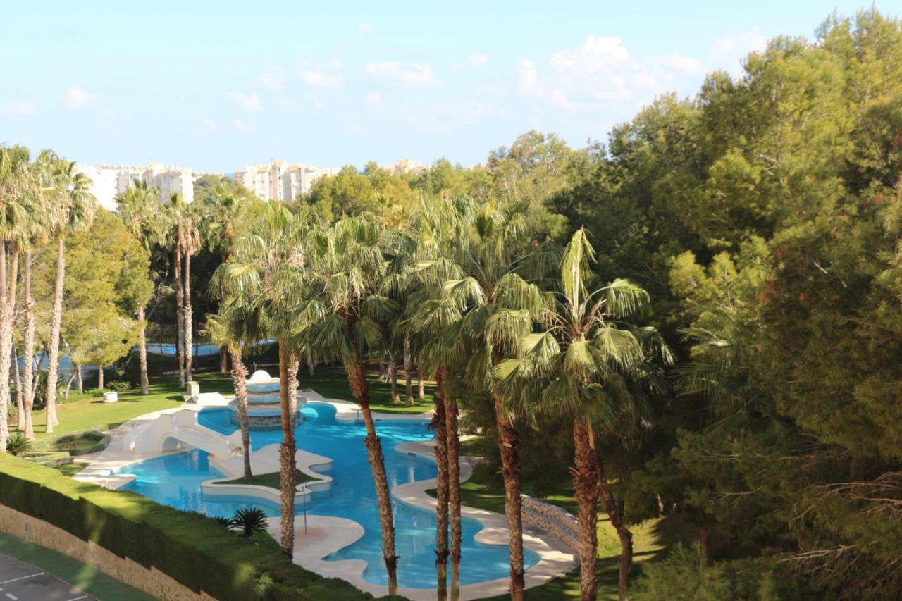 Apartment In Campoamor Overlooking The Swimming Pool מראה חיצוני תמונה